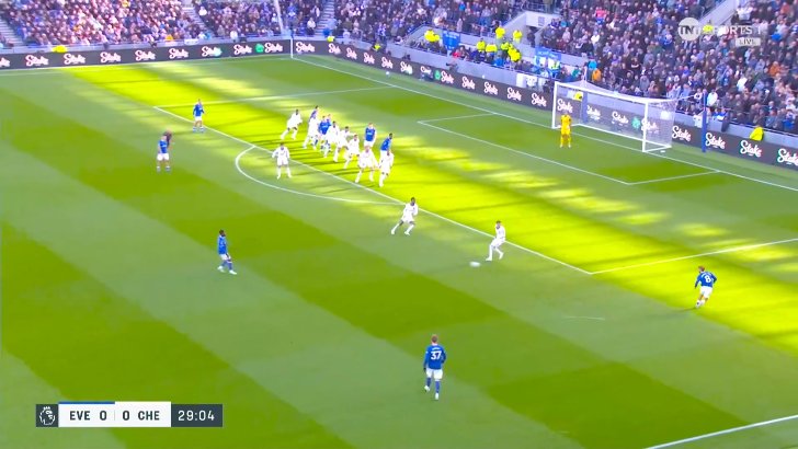 Martínez great save against Everton 30'