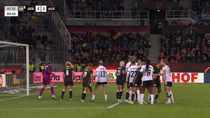 Germany Women 4-2 Australia Women — Sjoeke Nusken 90'